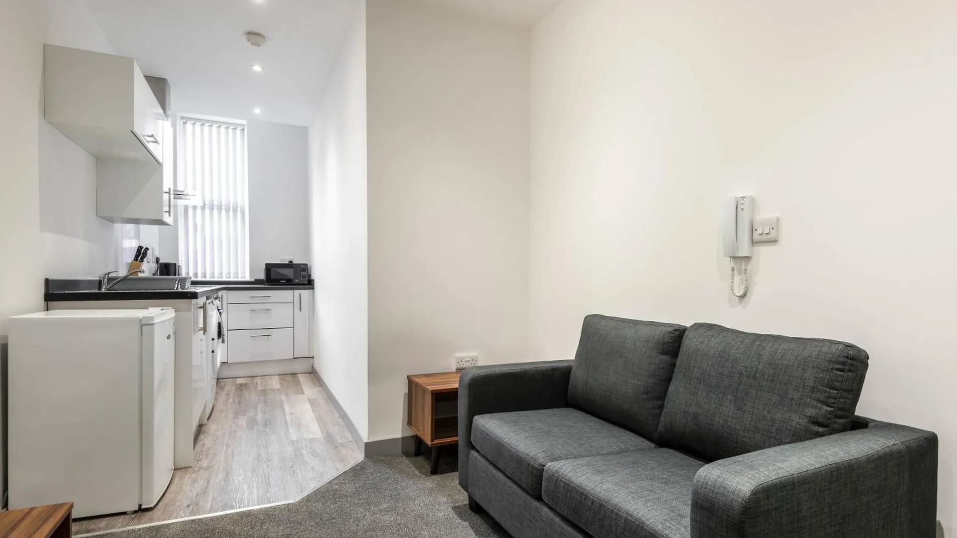 Lovely 1 Bed Budget Apartment In Central 唐克斯特